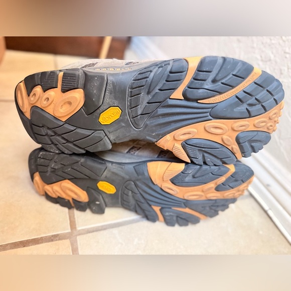 Merrell Mid Moab 2 J06045 Mid Ventilator Brown Suede Hiking Boots size 11